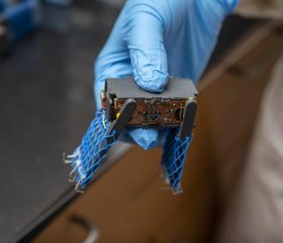 Closeup of smart active particle (smarticle)