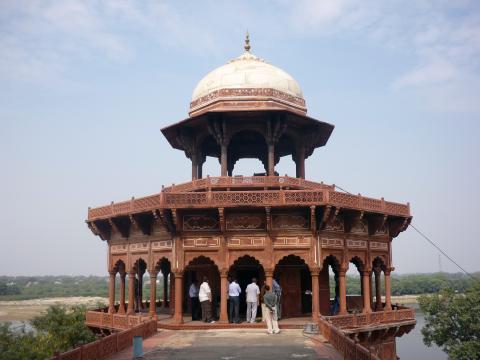 Air sampling at Taj Mahal